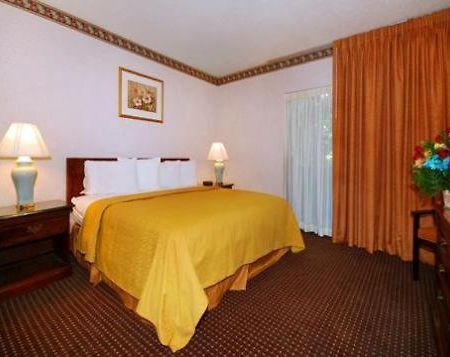 Quality Inn & Suites حديقة كوليدج الغرفة الصورة