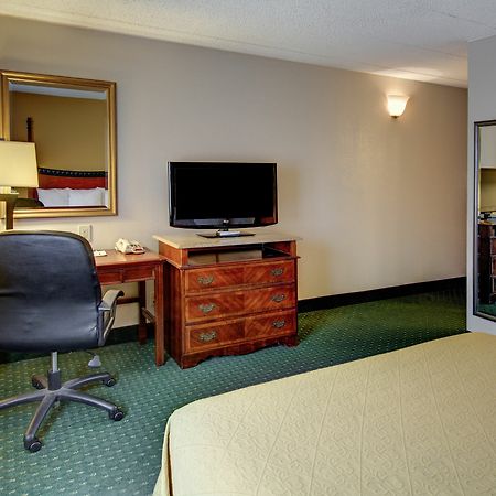 Quality Inn & Suites حديقة كوليدج المظهر الخارجي الصورة