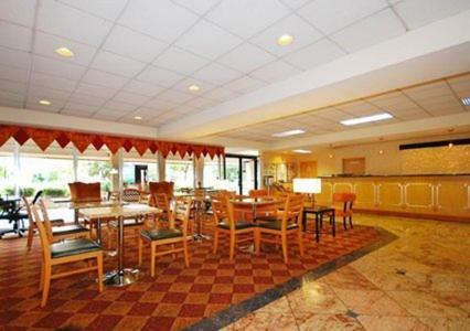 Quality Inn & Suites حديقة كوليدج المظهر الخارجي الصورة