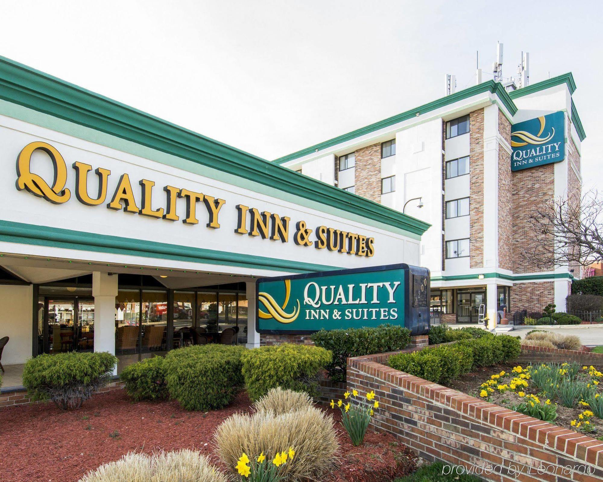 Quality Inn & Suites حديقة كوليدج المظهر الخارجي الصورة