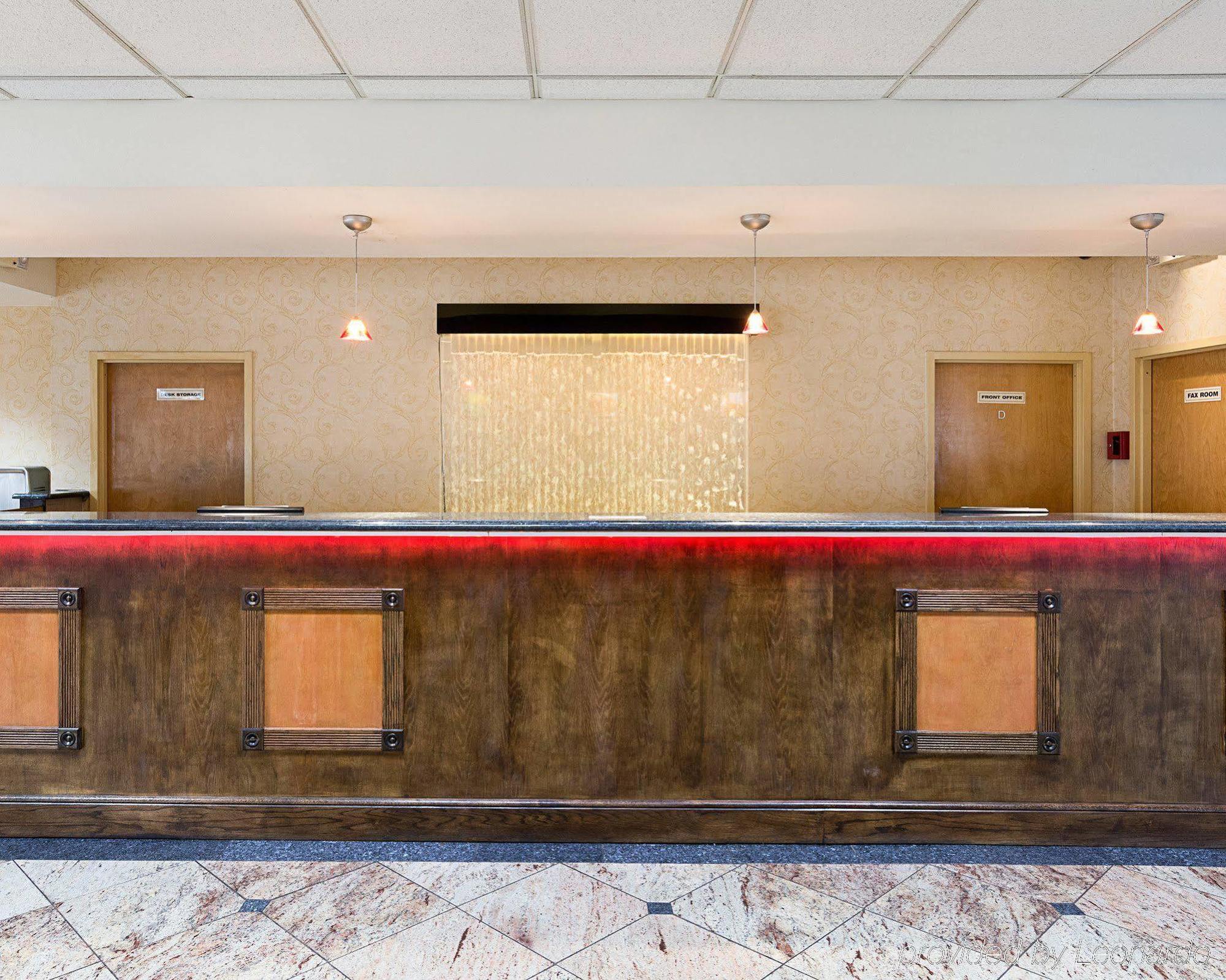 Quality Inn & Suites حديقة كوليدج المظهر الخارجي الصورة