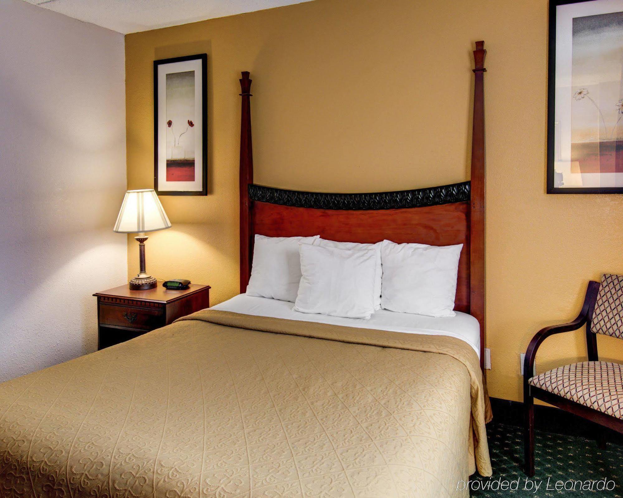 Quality Inn & Suites حديقة كوليدج المظهر الخارجي الصورة